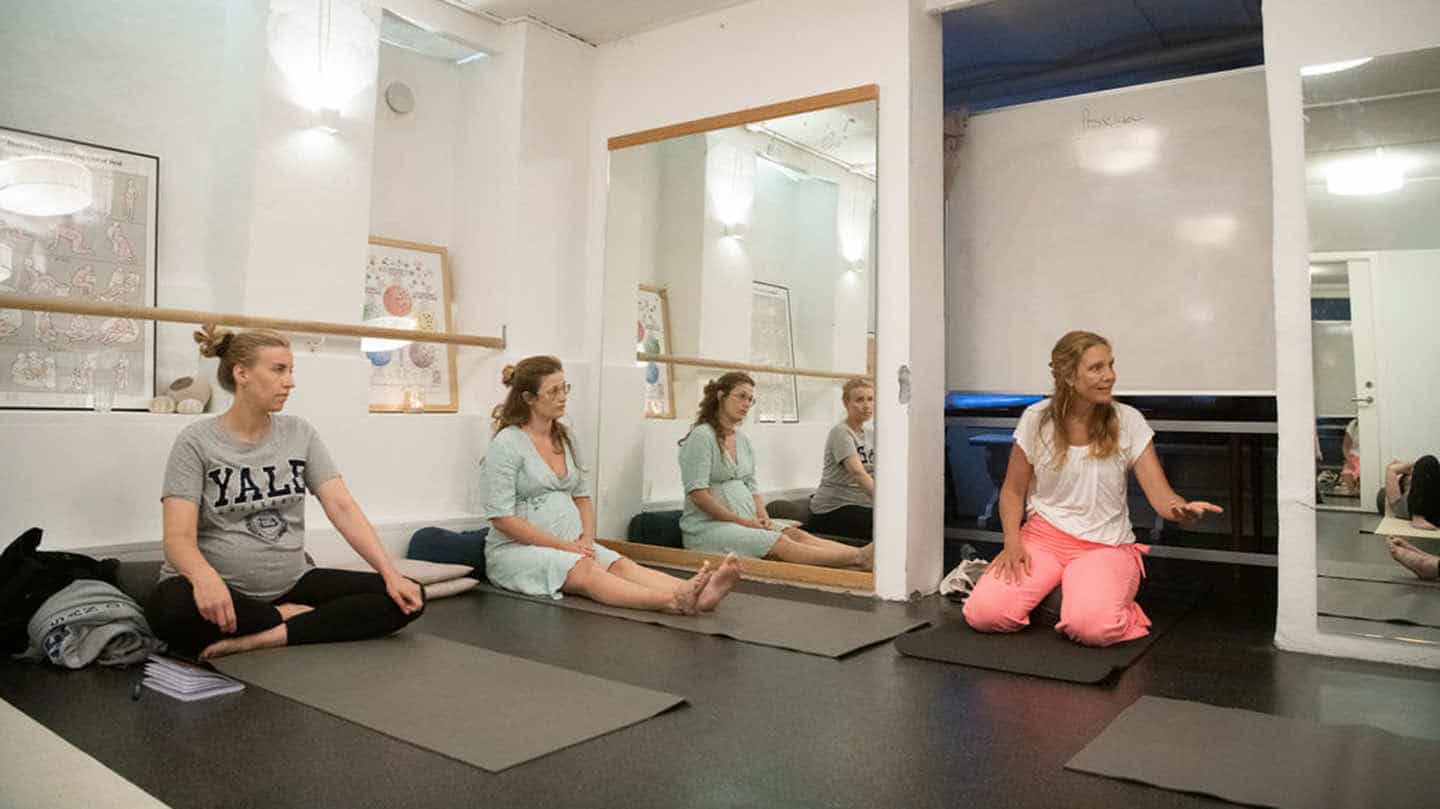 fødselsforberedelse med yoga